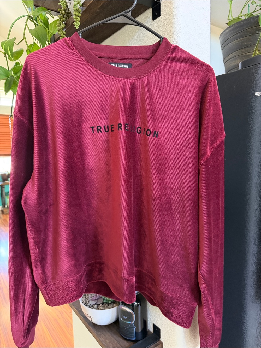 True Religion Velvety Sweatshirt in Burgundy